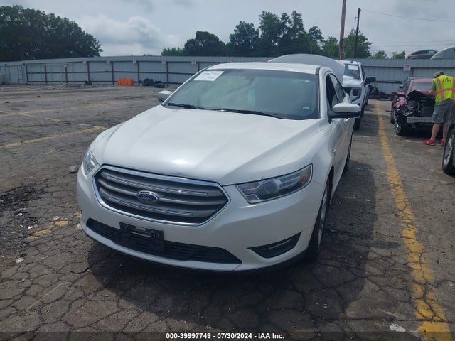 Ford TAURUS SEL 2018 1FAHP2E82JG114895 Image 2