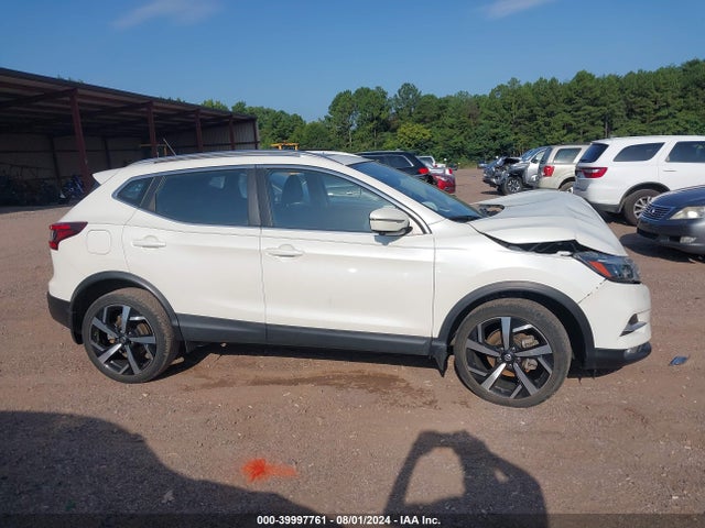 JN1BJ1CV0MW568239 Nissan Rogue Sport Sl Fwd Xtronic Cvt