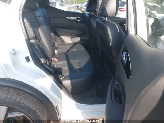 JN1BJ1CV0MW568239 Nissan Rogue Sport Sl Fwd Xtronic Cvt