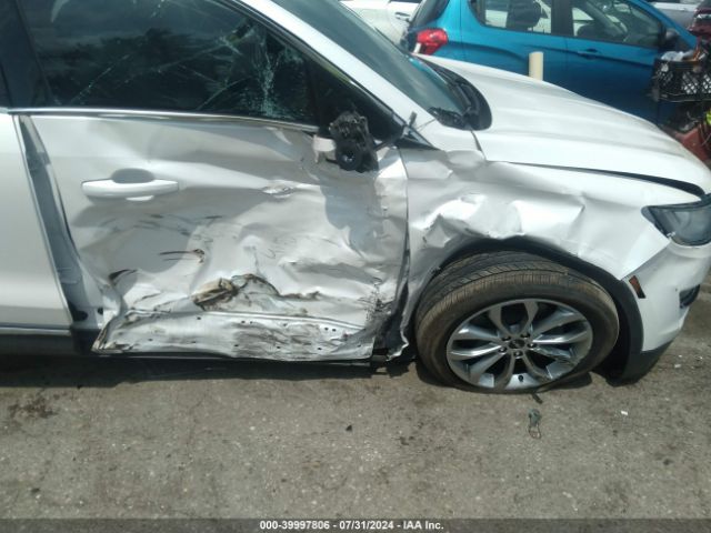 5LMCJ2C94HUL34450 Lincoln MKC SELECT