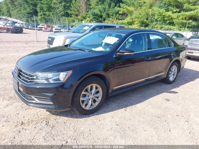 1VWAT7A37GC043172 Volkswagen Passat 1.8t S