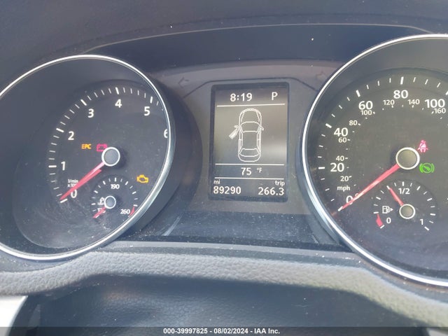 1VWAT7A37GC043172 Volkswagen Passat 1.8t S
