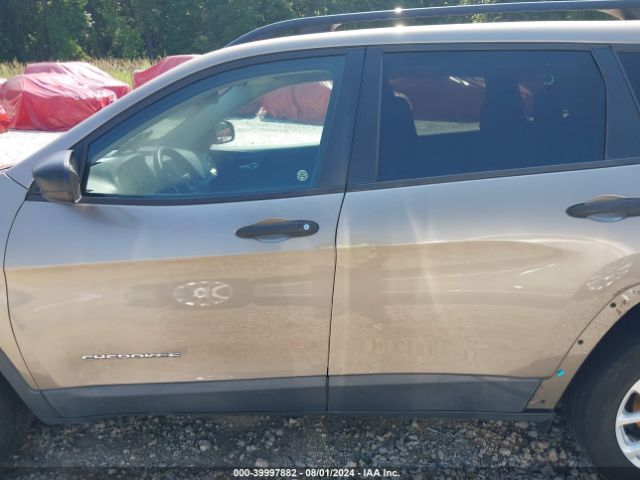 1C4PJLAB4GW274189 Jeep Cherokee Sport