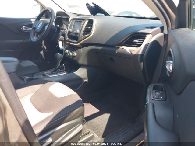 1C4PJLAB4GW274189 Jeep Cherokee Sport