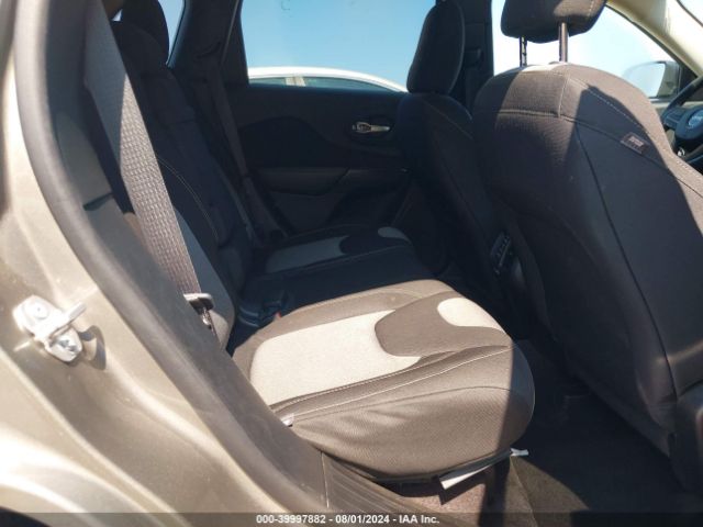 1C4PJLAB4GW274189 Jeep Cherokee Sport