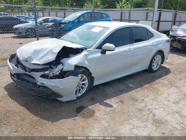 Toyota CAMRY LE 2024 4T1C11AK7RU242155 Image 2