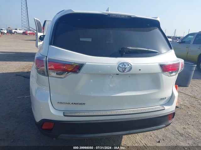 Toyota Highlander Xle V6 2015 5TDKKRFH7FS103409 Image 17