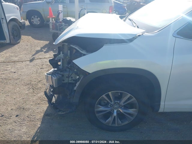 Toyota Highlander Xle V6 2015 5TDKKRFH7FS103409 Image 18