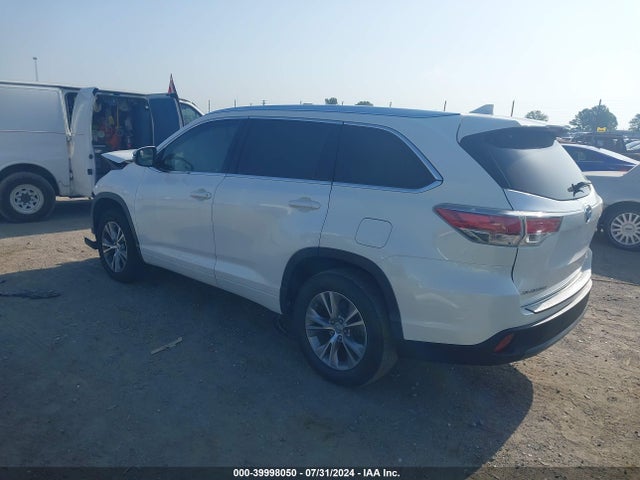 Toyota Highlander Xle V6 2015 5TDKKRFH7FS103409 Image 3