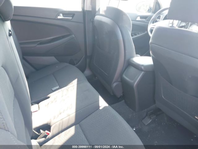 KM8J2CA42LU275184 Hyundai TUCSON SE