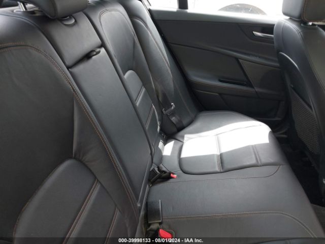 SAJAK4BN8HA952315 Jaguar Xe 20d Prestige