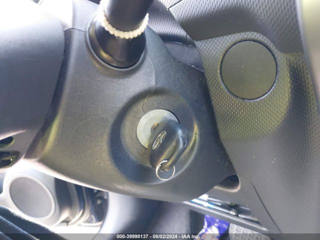 JTKKUPB40E1041292 Scion XD