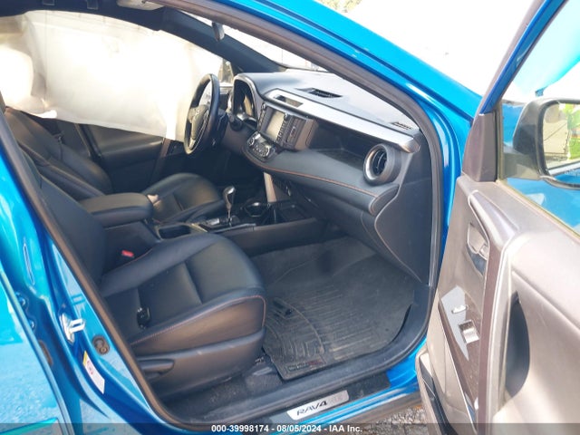 Toyota RAV4 SE 2016 JTMJFREV6GJ080307 Image 5