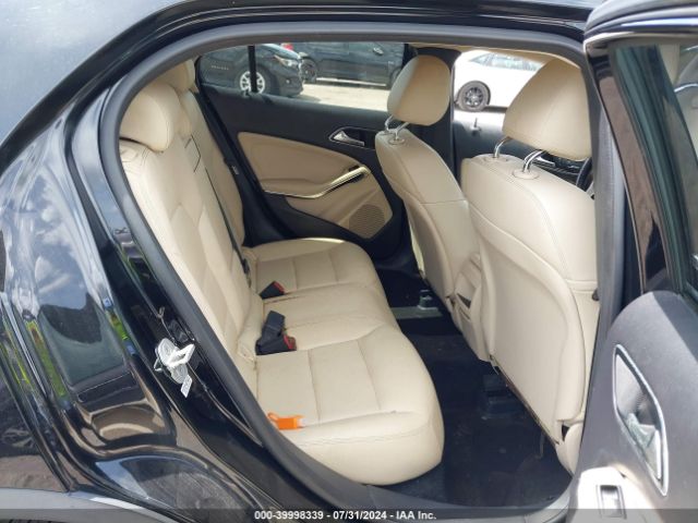 WDCTG4EB6FJ164182 Mercedes-Benz GLA 250
