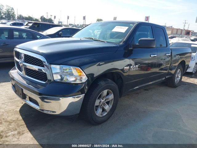 1C6RR6GT7JS126921 RAM 1500 Slt Quad Cab 4x2 6'4 Box
