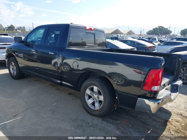 1C6RR6GT7JS126921 RAM 1500 Slt Quad Cab 4x2 6'4 Box