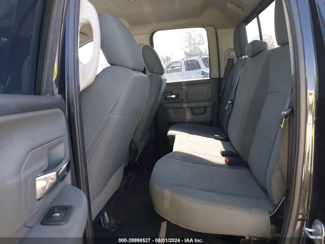 1C6RR6GT7JS126921 RAM 1500 Slt Quad Cab 4x2 6'4 Box