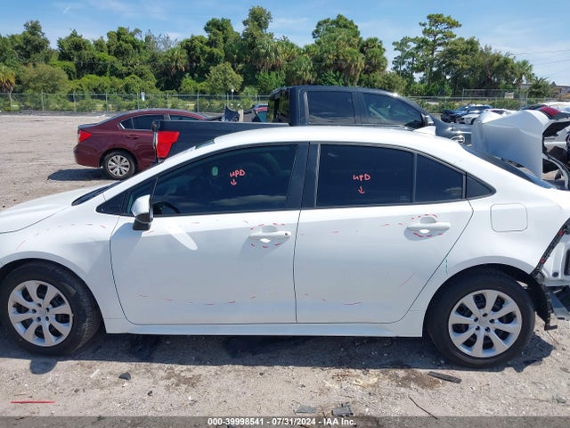 Toyota COROLLA LE 2022 5YFEPMAE3NP356443 Image 14