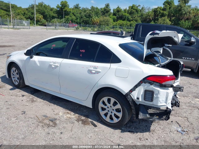 Toyota COROLLA LE 2022 5YFEPMAE3NP356443 Image 3
