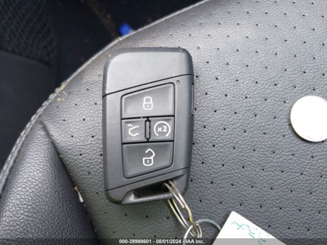 3VV3B7AX4JM073304 Volkswagen Tiguan