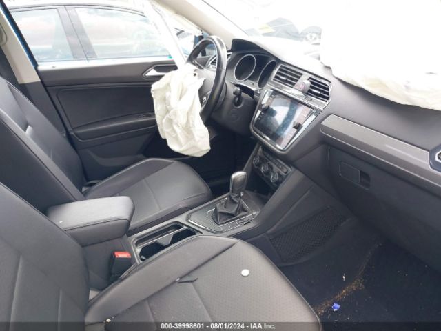3VV3B7AX4JM073304 Volkswagen Tiguan