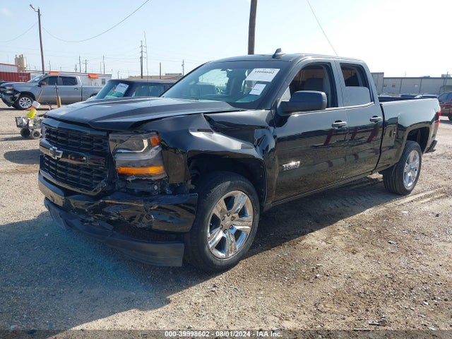 Chevrolet Silverado 1500 Custom 2018 1GCRCPEC3JZ283906 Image 2