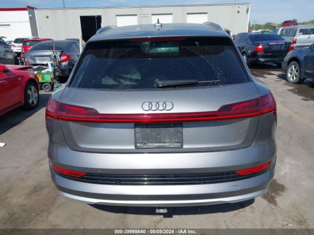 WA1VABGE7KB023891 Audi E-tron Premium Plus
