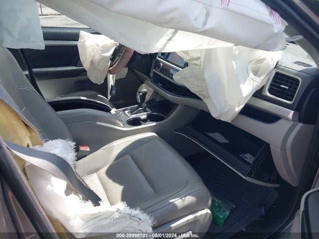 5TDKZRFH6JS550107 Toyota Highlander Se/xle
