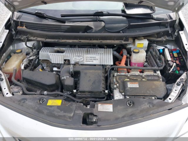 JTDZN3EU7E3303370 Toyota Prius V Three