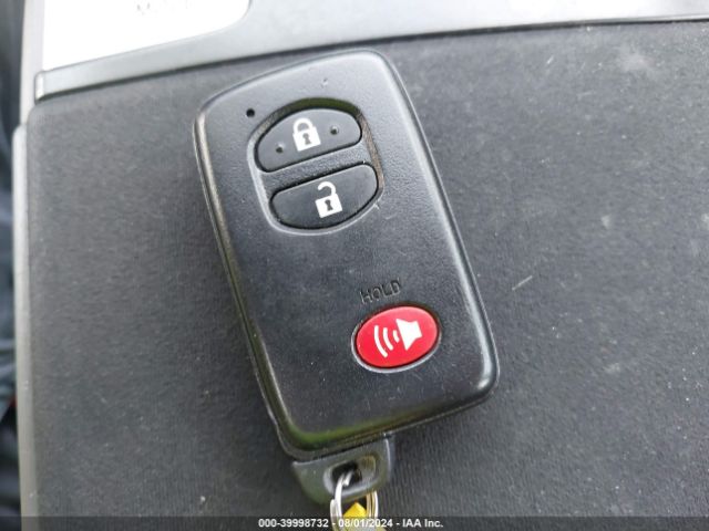 JTDZN3EU7E3303370 Toyota Prius V Three