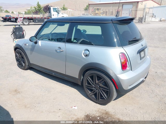 2003 MINI COOPER S WMWRE33403TD68822 Photo 2