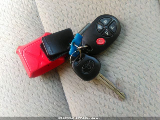 5TDKK3DC5ES512382 Toyota Sienna Le V6 8 Passenger