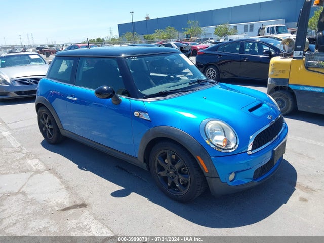 2010 MINI COOPER S WMWMF7C50ATZ72226 Photo 0