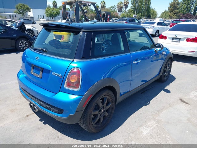 2010 MINI COOPER S WMWMF7C50ATZ72226 Photo 3