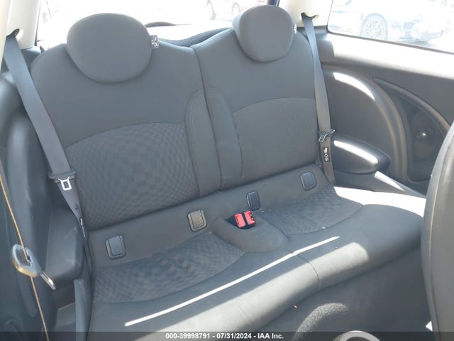 2010 MINI COOPER S WMWMF7C50ATZ72226 Photo 7