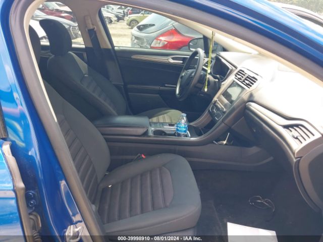 3FA6P0HD1HR393263 Ford FUSION SE