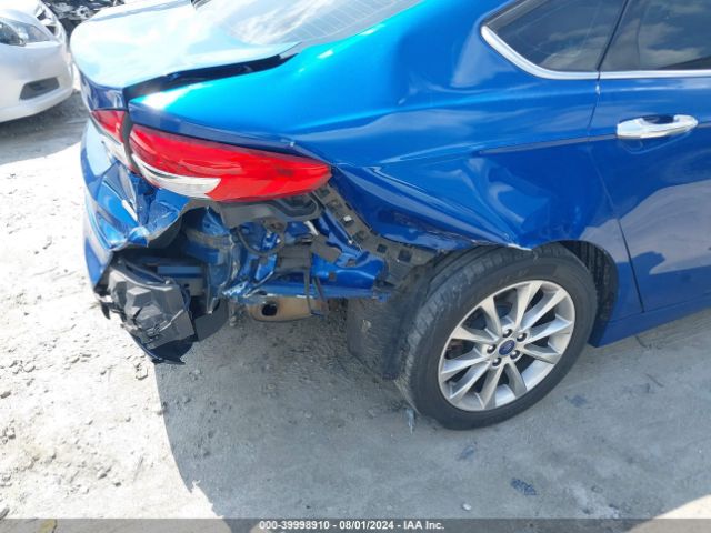 3FA6P0HD1HR393263 Ford FUSION SE