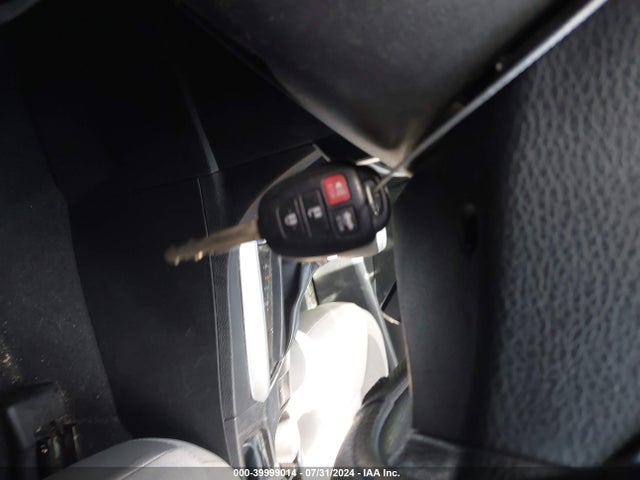 Toyota COROLLA LE 2018 5YFBURHE6JP826098 Image 11