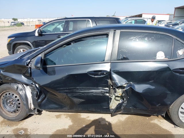 Toyota COROLLA LE 2018 5YFBURHE6JP826098 Image 14