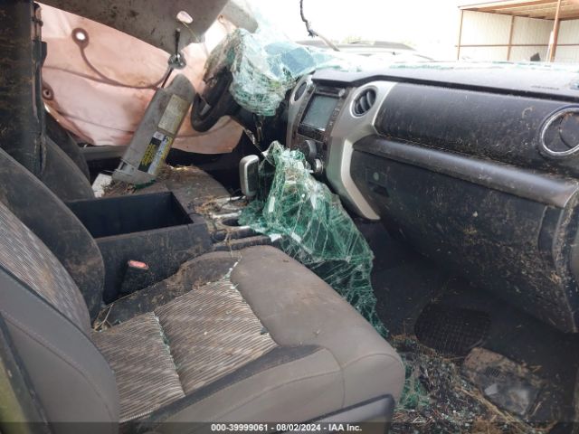 5TFDW5F16JX771942 Toyota Tundra Sr5 5.7l V8