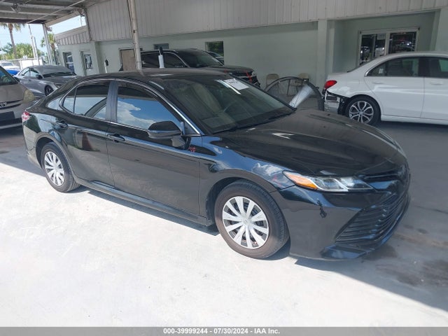 2018 4T1B11HKXJU052971 main image