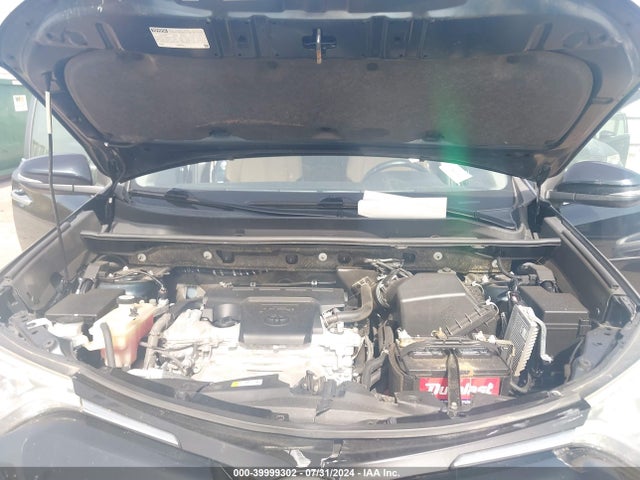 Toyota Rav4 Limited 2018 JTMYFREV4JD131615 Image 10