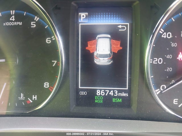 Toyota Rav4 Limited 2018 JTMYFREV4JD131615 Image 15