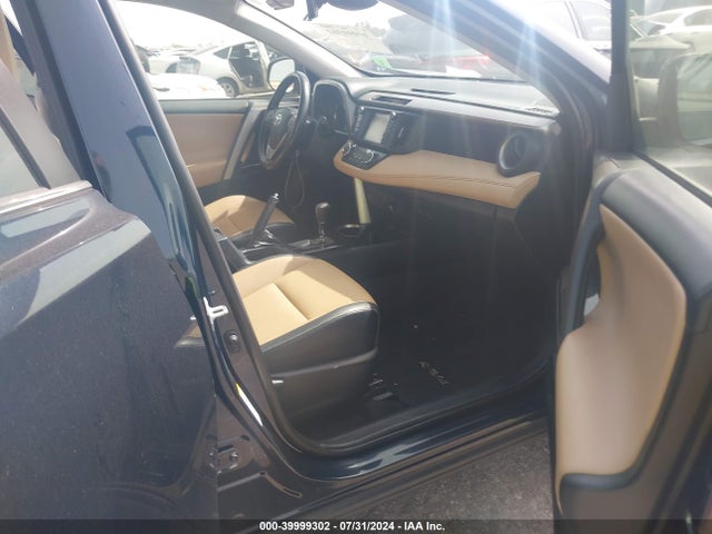 Toyota Rav4 Limited 2018 JTMYFREV4JD131615 Image 5