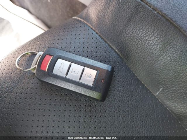 JA4AD3A3XJZ052262 Mitsubishi Outlander Sel