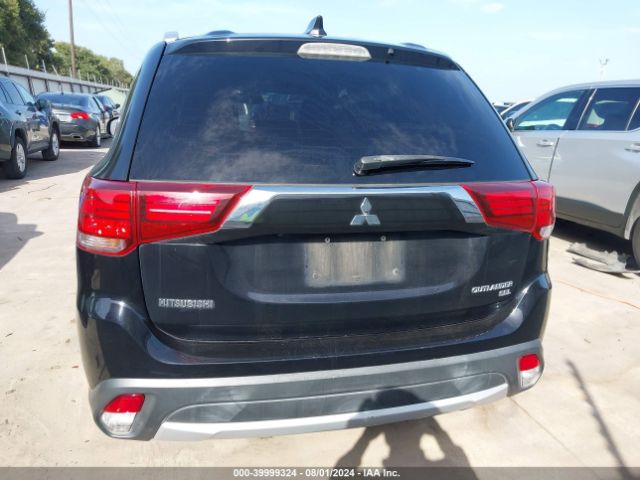 JA4AD3A3XJZ052262 Mitsubishi Outlander Sel
