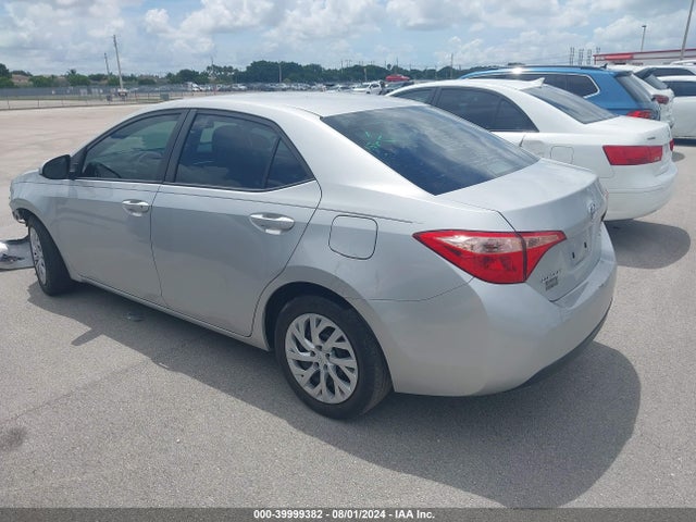 Toyota COROLLA LE 2019 5YFBURHE7KP944565 Image 3