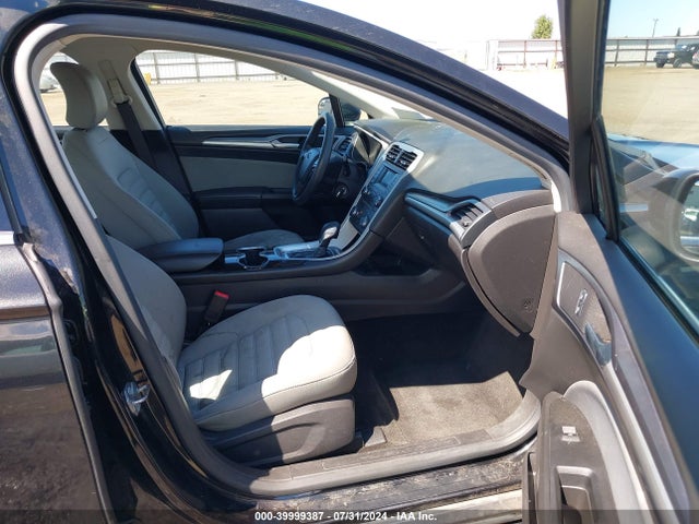 Aukcja sprzedaży 2015 Ford Fusion S, vin: 3FA6P0G79FR246097, numer aukcji: 39999387