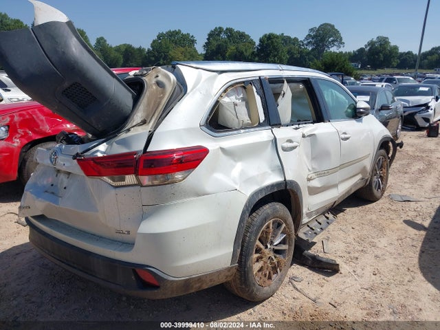 Toyota Highlander Xle 2019 5TDKZRFH6KS554465 Image 4