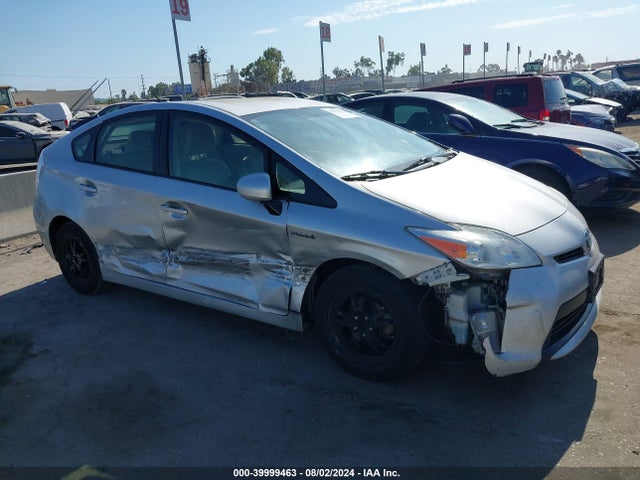 Toyota Prius Two 2015 JTDKN3DUXF1903834 головне зображення
